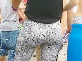 Wow butt in designer leggings jiggling...