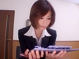Model akari asahina secretary...
