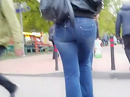 Russian milf round ass in jeans...