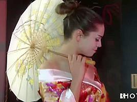 Bianca Casanova In Geisha Gives Extra Service Hotgold...