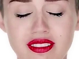Miley Cyrus Wrecking Ball Version...