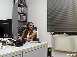 Holly hunter in german office anal...