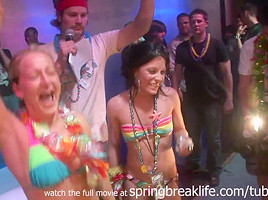 Springbreaklife video bikini booty shake contest...