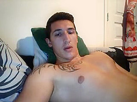 French muscle boy cums on cam...