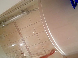 Girlfriend in shower nice bendover...