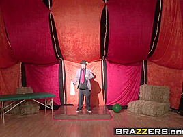 Brazzers Squirt And Circus Squirtus...