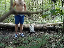 Quick nude jerk outdoors with help...