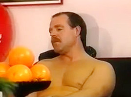 Vintage tysk hårig porrstjärna anal med dolly buster