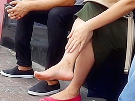 Her sexy bare feet relaxing, sexy...