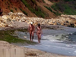 Spying on Hot Naked Girls at the Beach