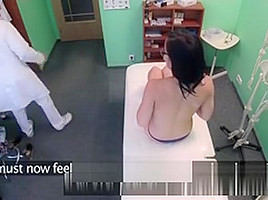 Doctor bangs patient thong...