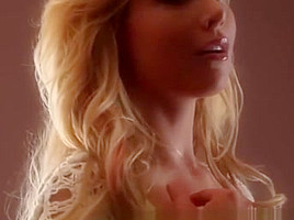 Kayden kross plays pussy solo babes...