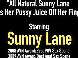 All natural sucks her pussy juice...