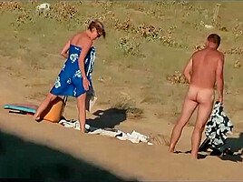 Nude couple on the beach - hidden cam