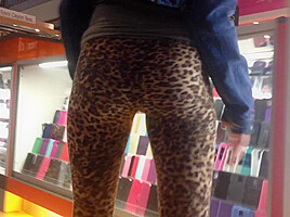 Hidden Cam Sexy Candid Teen Shows Us Her Big Tight Leopard Leggings...