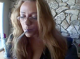 Smoking Slut Tianna Lynn Gets Plowed In Her Pink Hole