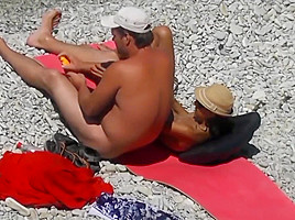 Voyeur Girl Jerks Off Dick Her Boyfriend At A Public Beach...
