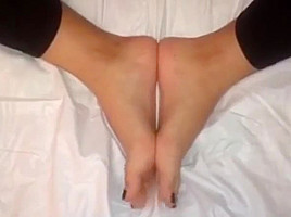 Fei moves her sexy (size 37) feet