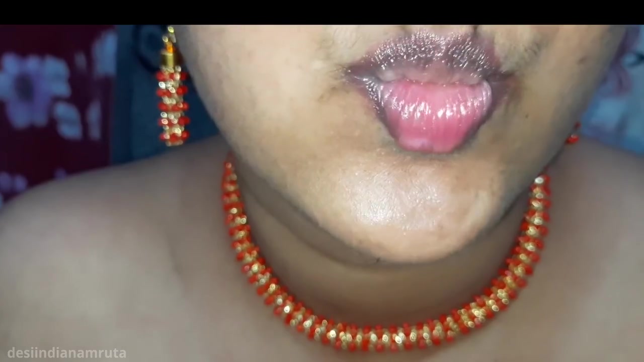 Indian Nude Desi Cute Lips Gets Lipstick And Bhabhis Sexy Feet Legs Gets Red Nail Polish. Enjoy Her