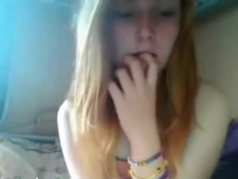 Gal blond  immature show on her livecam